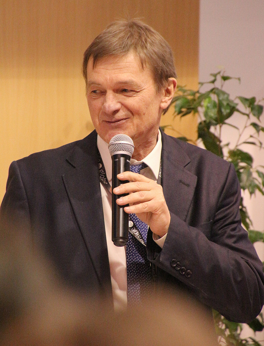 Резниченко Евгения Николаевича, исполнительного директора «Института перевода»