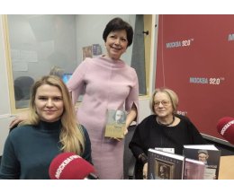 "Книжные люди": Елена Шубина и Надя Алексеева "Книжные люди": Елена Шубина и Надя Алексеева