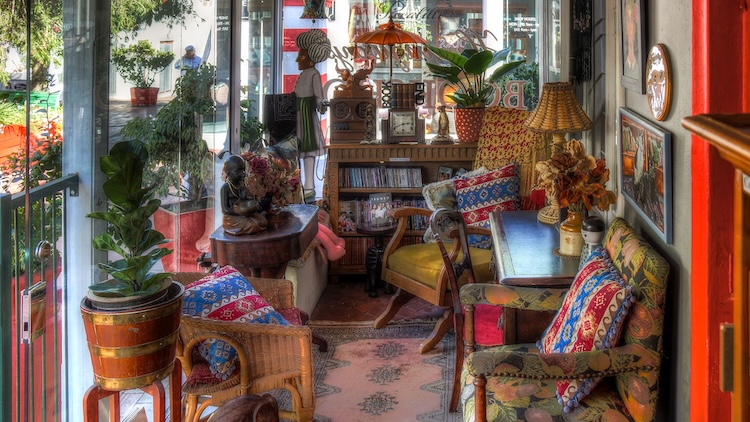 Sunny pic of the porch.jpg Sunny pic of the porch.jpg