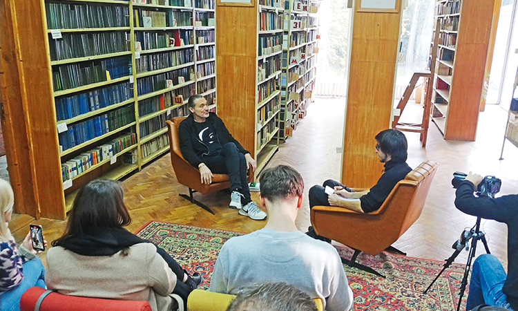 Встреча с писателем Владиславом Отрошенко